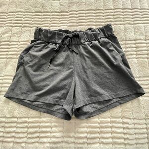 Lululemon On The Fly Shorts Heathered Gray, Drawstring,  Size 6
